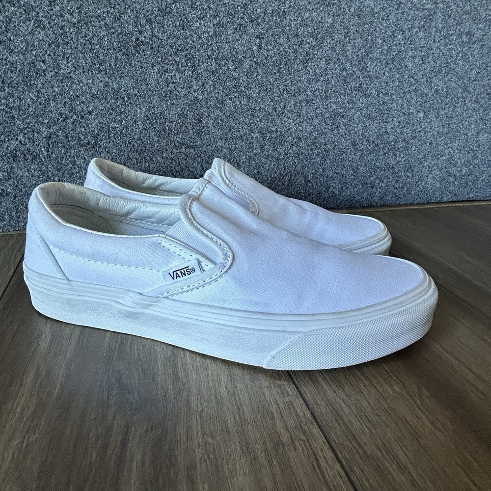 Vans Classic Slip On True White Skate Shoes Sneakers Men's 6.5 Women's 8